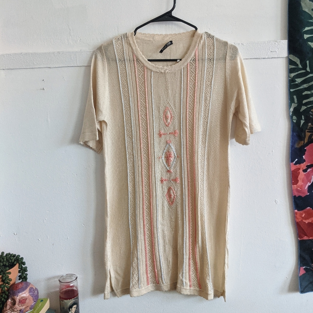 Bella Donna Knit Embroidered Short Sleeve Tunic Tee